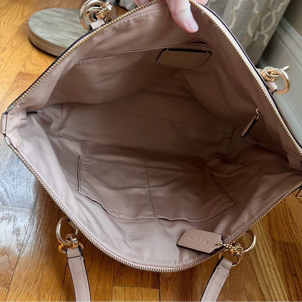 Coach Ava Crossgrain Leather Tote with Structured Design - F57526 - Soft Pink - Picture 5 of 7